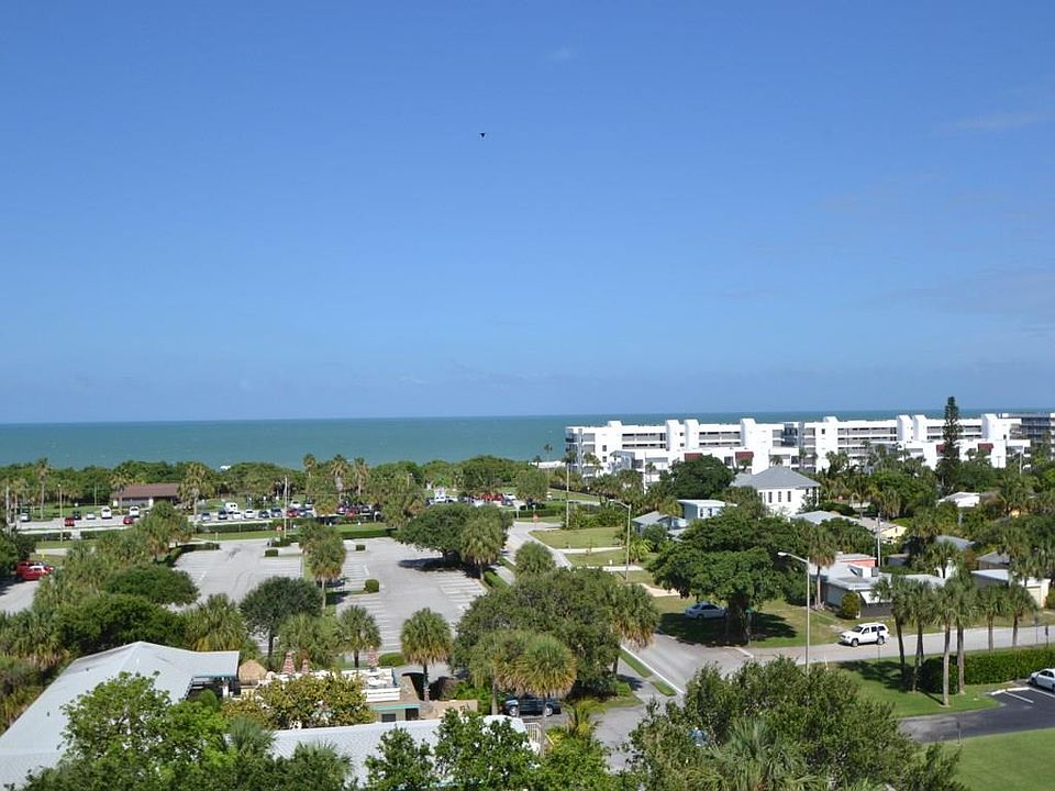 1st image of 935 E Causeway Blvd