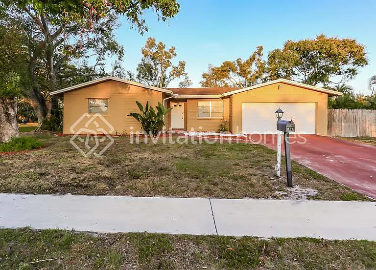 520 NW 43rd Ave — Photo 1