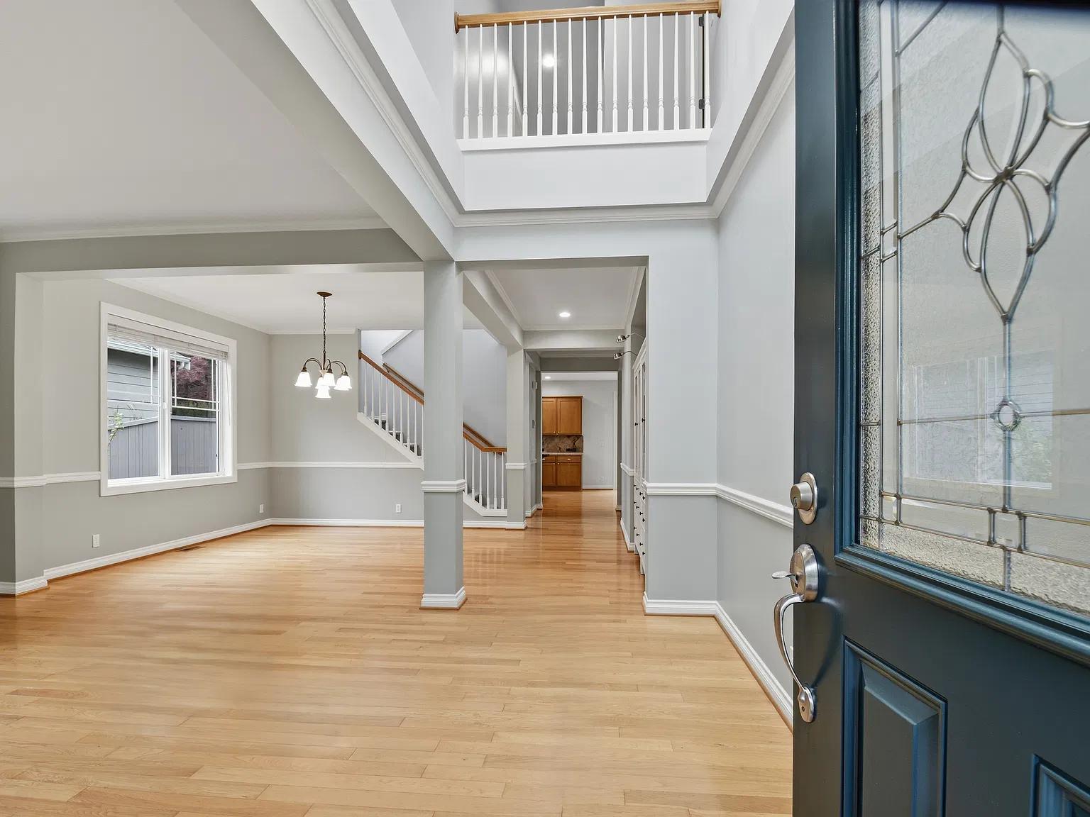 4 bed, 2.5 bath, 3220 sqft, $5,200 — Photo 2