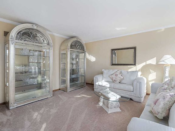 4th image of 858 Chasewood Dr