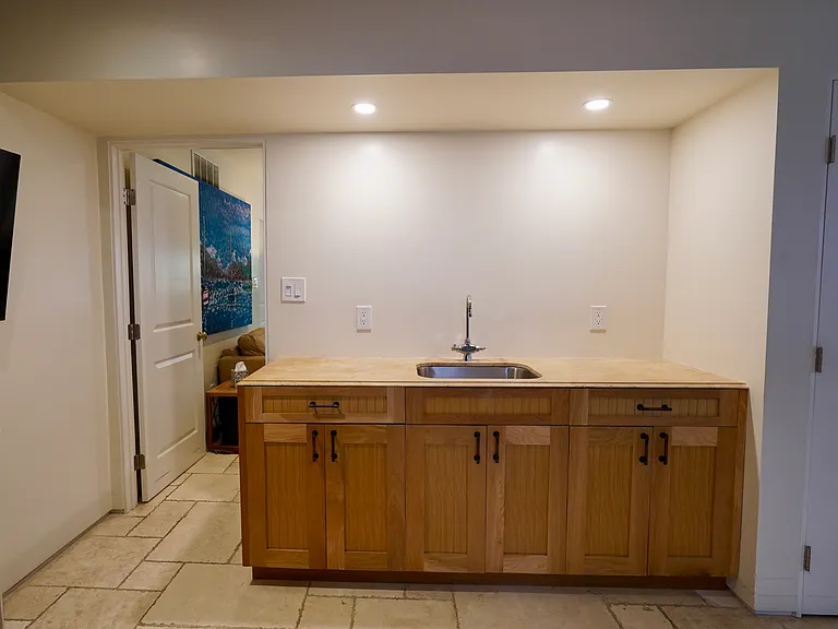 Attached "Mother in-law" suite with access to home