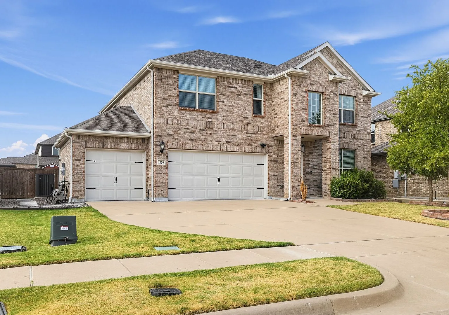 Spacious 4-Bedroom Home in ArrowBrooke with Huge Backyard & 3-Car Garage — Photo 2