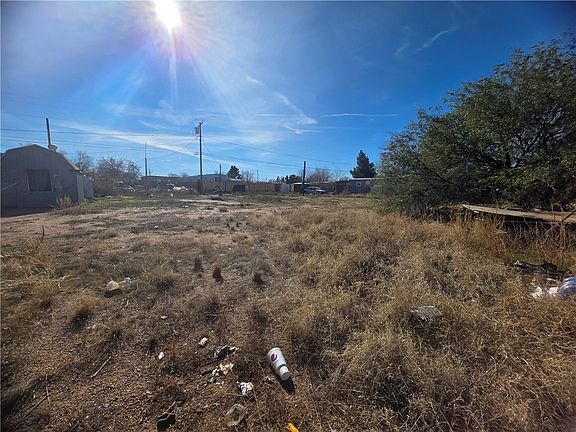 2nd image of 3724 E Lum Avenue