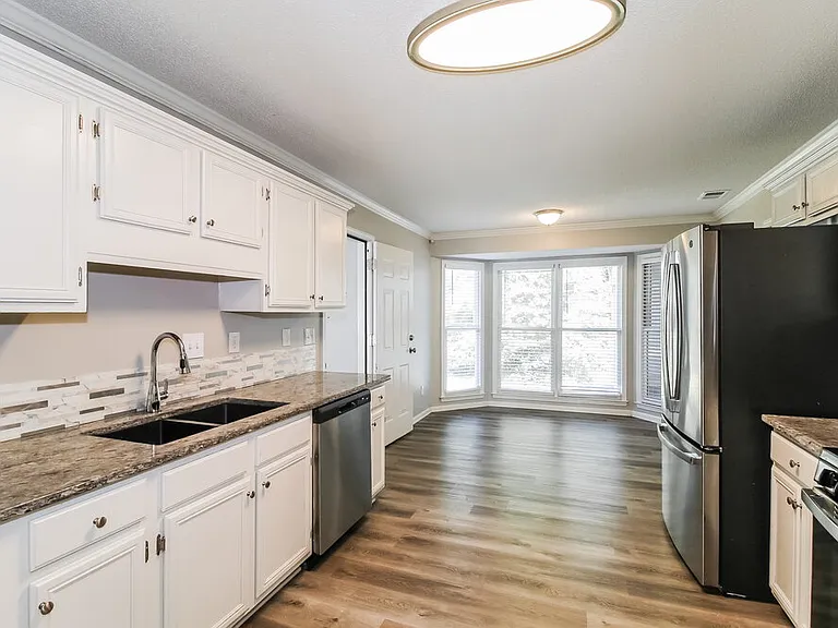 1001 Crown Corners Dr — Photo 9