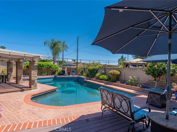 2817 Ridgewood St, Santa Ana, CA 92705