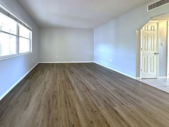 3rd image of 4725 39th Ave N #207