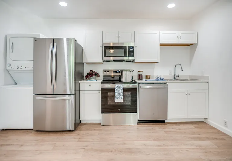 905 W Abram St #1 — Photo 2