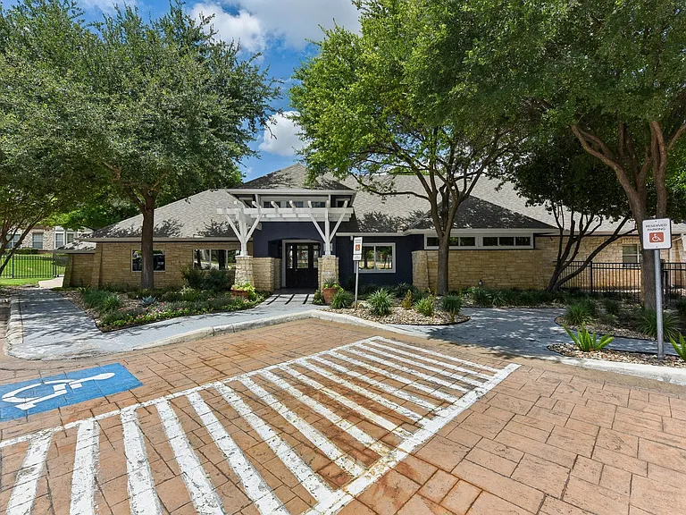 Madison Dell Ranch Apartments — Photo 45