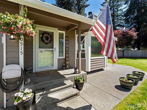 3rd image of 10515 191st Avenue Ct E
