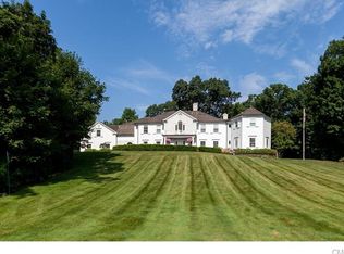 10 Glen Gorham Ln, Darien, CT 06820