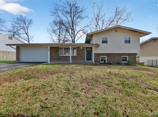 1226 Cottagemill Dr, Ballwin, MO 63021