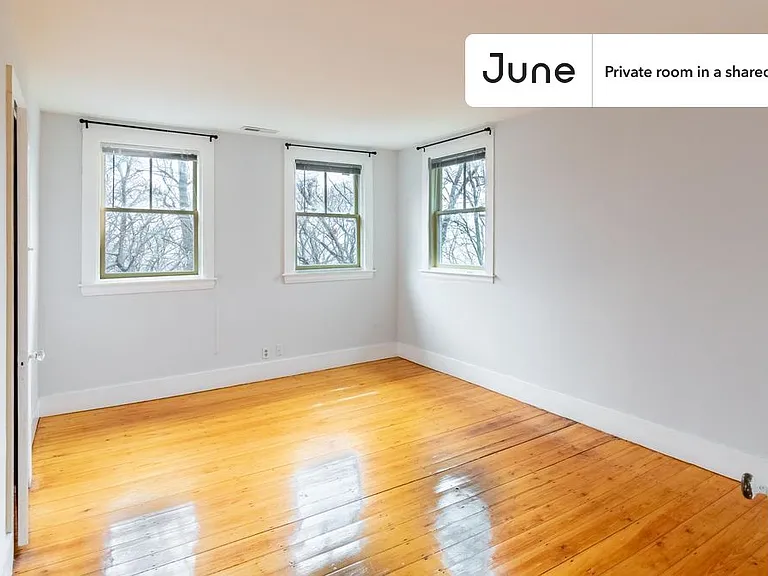 337 Central St #B — Photo 2