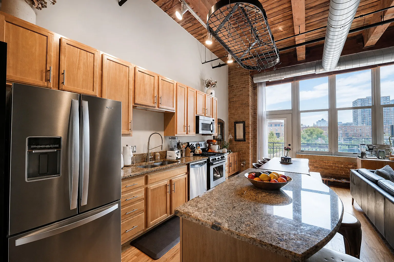 2 bed, 1.5 bath, 1100 sqft, $3,200 — Photo 4