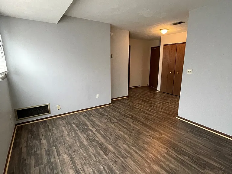 520 Adams Ave NW — Photo 11