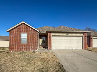 1018 N Oxford Dr, Republic, MO 65738