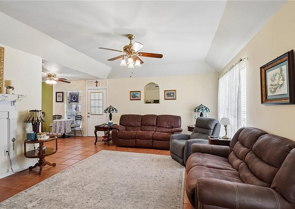 24664 Esquinance St, Lacombe, LA 70445 | MLS #2557779 | Zillow