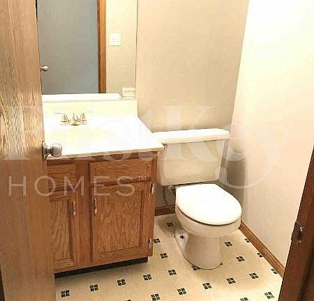 4th image of 3078 Macintosh Ln