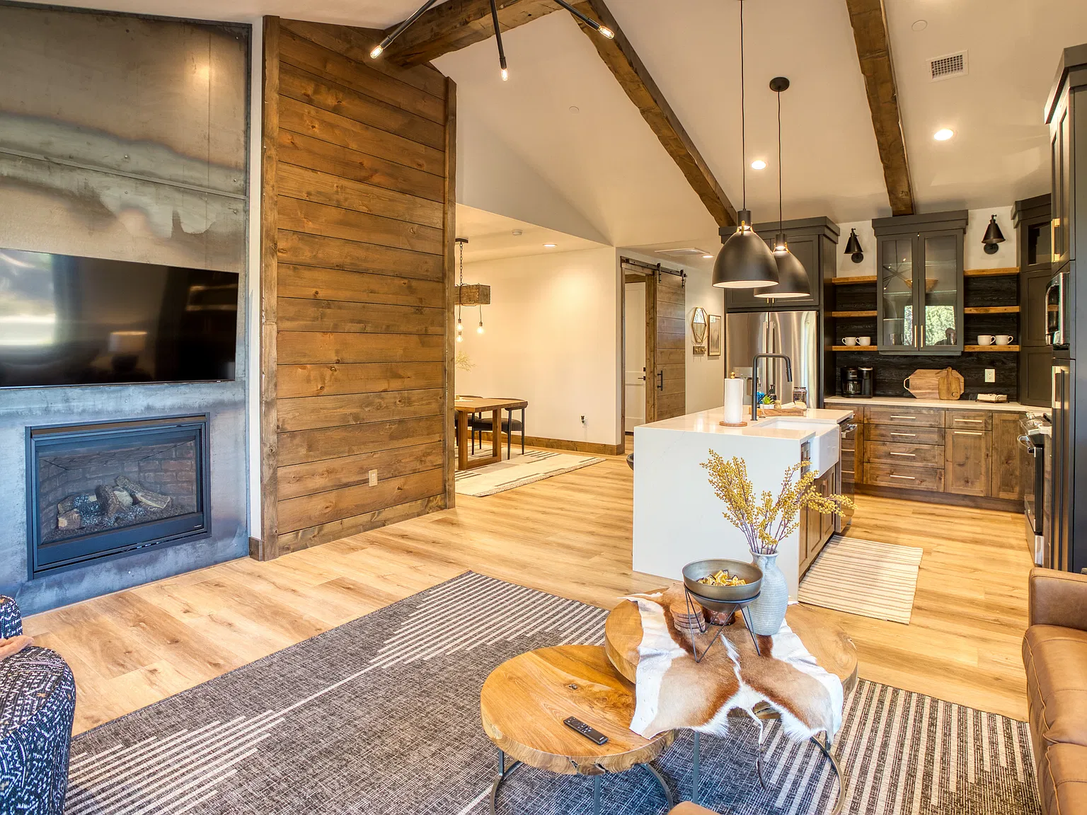 2 bed, $2,900 — Photo 4