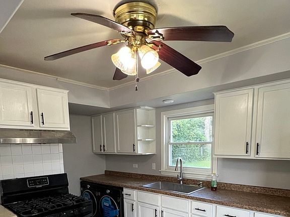 5th image of 266 Arcadia St