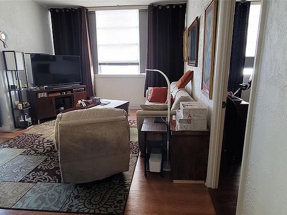 4th image of 11930 N Bayshore Dr #Penthouse 6