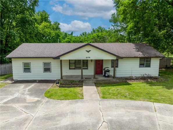 606 Bb Hwy, Otterville, MO 65348