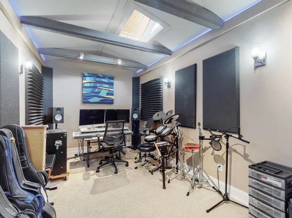 2701 Hartford Dr, Nashville, TN 37210