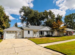 15040 Arden St, Livonia, MI 48154