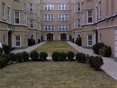 1st image of 1918 W Morse Ave APT 2N