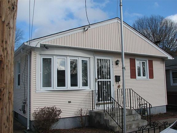 2nd image of 141 De Pinedo St