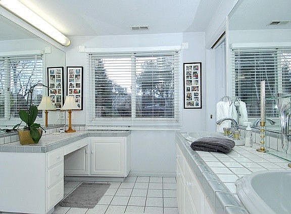 Luxurious master bathroom