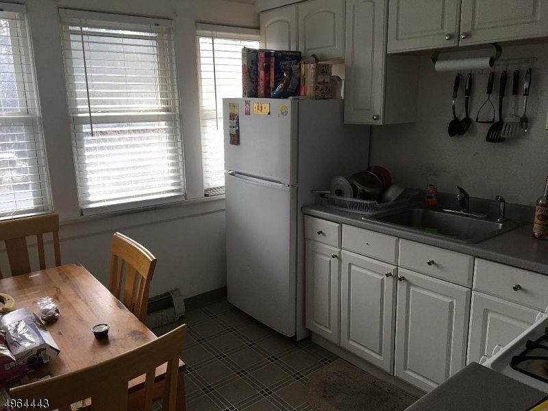 2nd image of 491 Clifton Ave #2