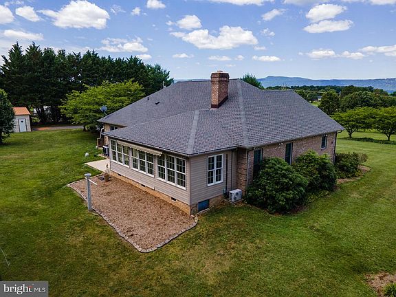 4th image of 825 Parkview Estates Rd