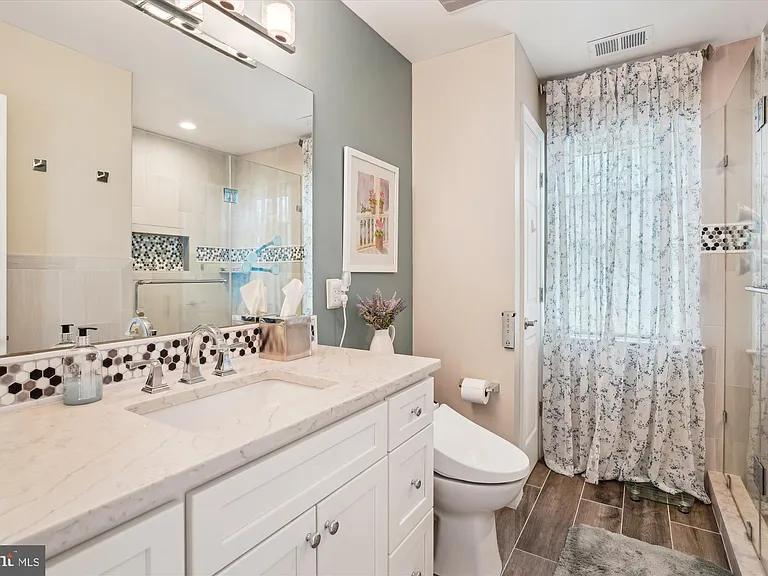 217 Highland Ridge Ave — Photo 16