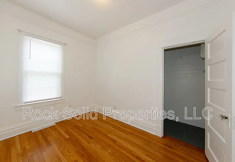 506 E 7th St #1 — Photo 14