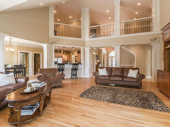 4th image of 6954 Princeville Ct
