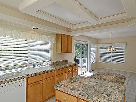 Island Kitchen with granite 