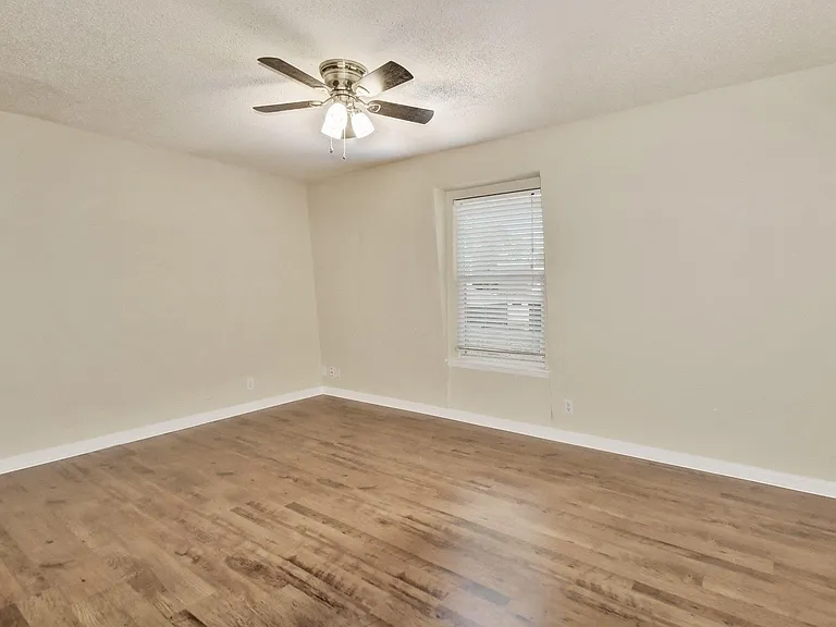 1704 E M Franklin Ave #B — Photo 15