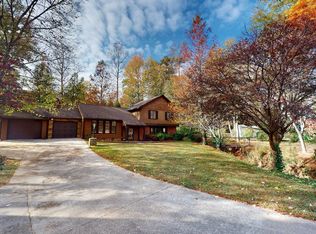 1422 Pineview Dr, Raleigh, NC 27606