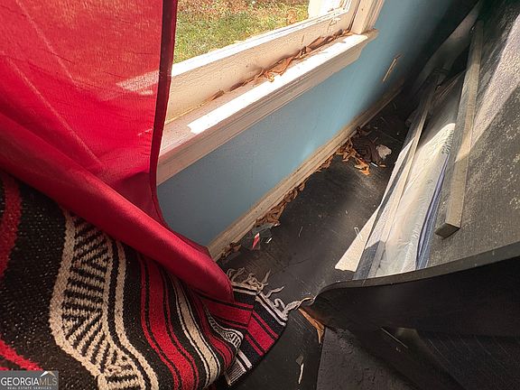 5th image of 3935 Singer Dr