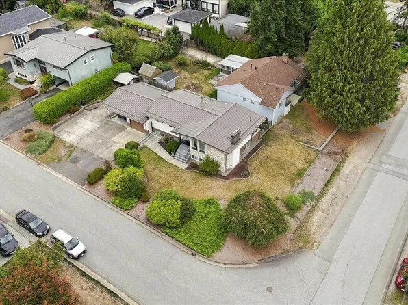 3836 Sefton St, Pt Coquitlam, BC V3B 3R9