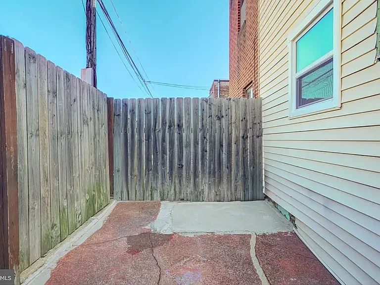 2820 Miller St — Photo 15