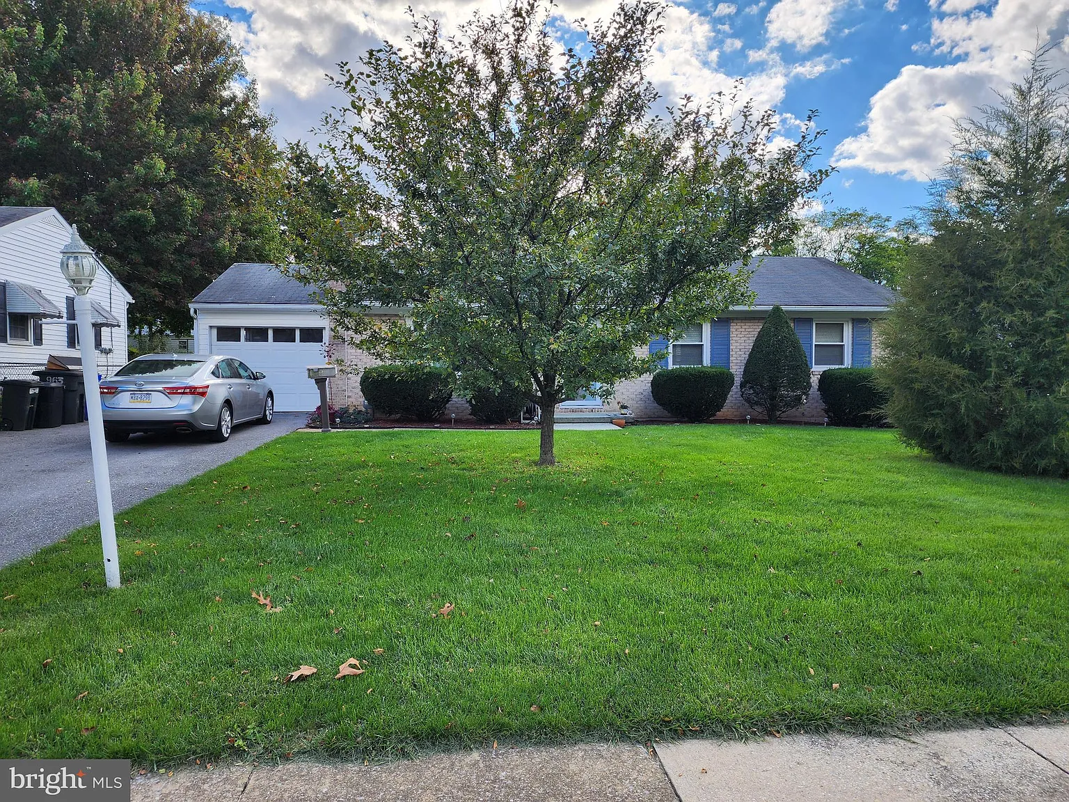 963 Noland Dr photo 1