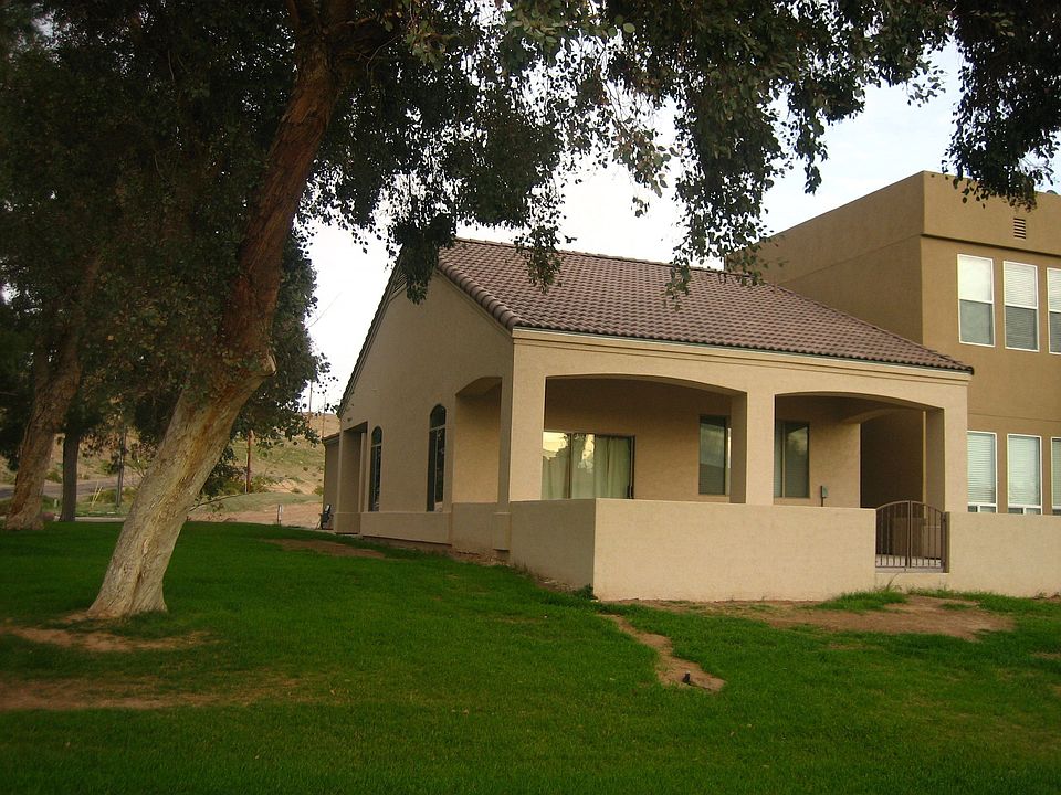 1st image of 2751 Country Club Dr