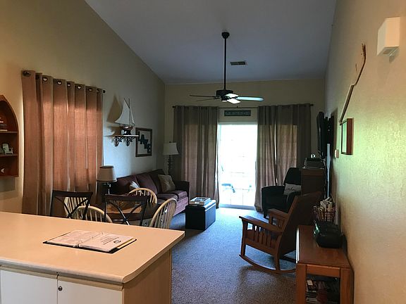 3rd image of 205 Westwood Dr