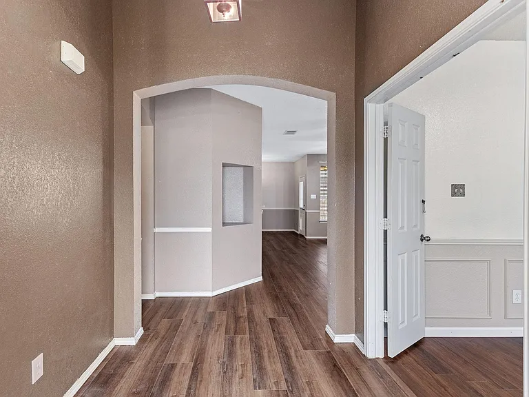 8832 Stirrup Way — Photo 4