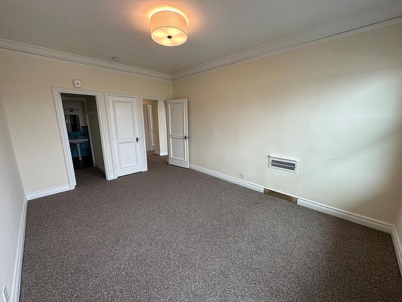 4th image of 3401 Clay St APT 605