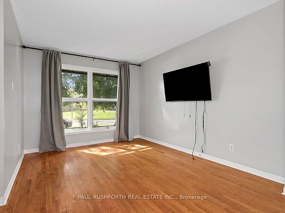 4th image of 2523 Hunters Point Cres