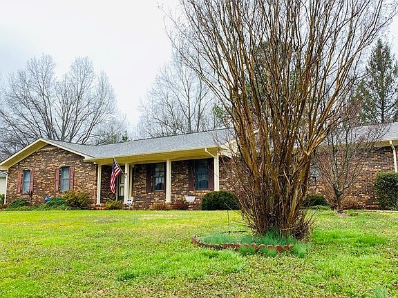2nd image of 460 Julia Dr