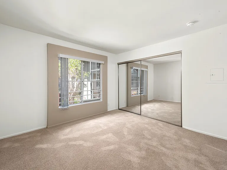 CentrePointe Apartments — Photo 25