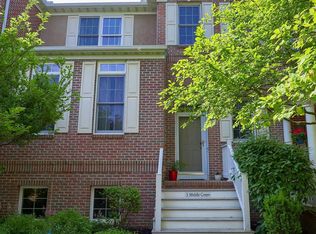 5 Middle Grn, Lancaster, PA 17602